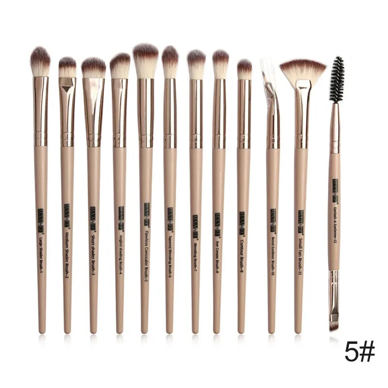 Set de pinceaux rose féminin